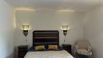 1 chambre, lit parapluie, Wi-Fi, draps fournis