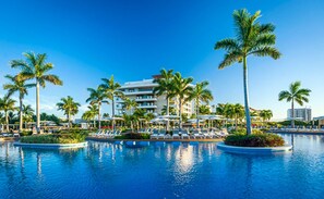 Piscine extérieure, piscine chauffée