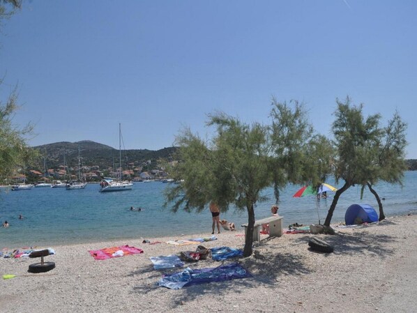 Beach - Apartments Vala - One Bedroom Apartment with Balcony and Sea View (Vinisce)