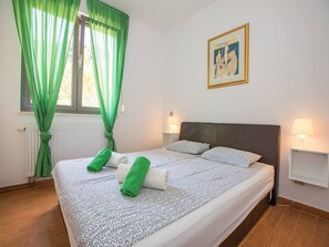 1 bedroom, iron/ironing board, Internet, bed sheets - City Holiday Apartment - One Bedroom Apartment with Terrace (Dubrovnik)