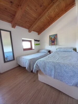 3 Schlafzimmer, Bügeleisen/Bügelbrett, Internetzugang, Bettwäsche