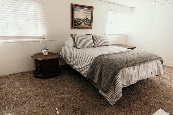 2 chambres, bureau, accès au Wi-Fi (inclus), literie fournie