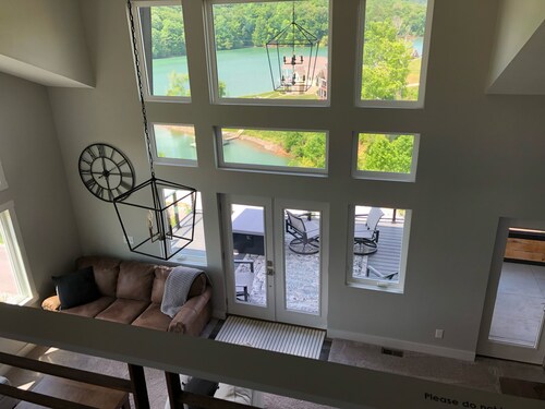 NEW HOME! Modern Simple Lake Experience at Hidden Springs