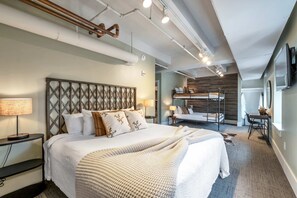6 Schlafzimmer, Bügeleisen/Bügelbrett, WLAN, Bettwäsche