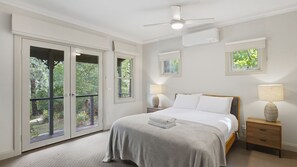 3 bedrooms, iron/ironing board, travel cot, WiFi - WOODBINE LODGE- Picture perfect and meticulously maintained (Marysville)
