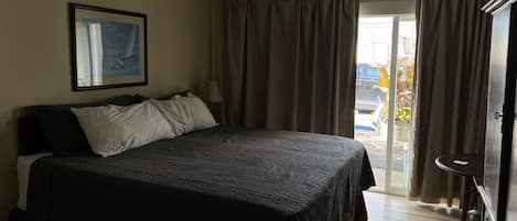 2 bedrooms, bed sheets