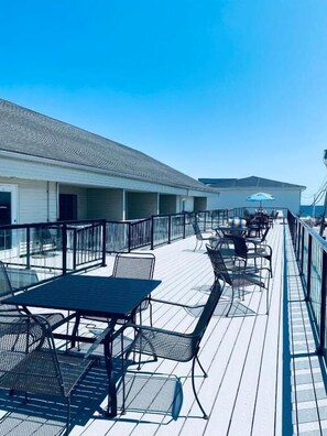 Deluxe Apartment, 2 Bedrooms, Pool View | Terrace/patio - SHIPS INN Hotel (Hampton)