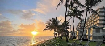 Amazing Beachfront Condo w/ AC