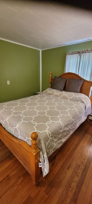 2 室のベッドルーム、アイロン / アイロン台、WiFi (無料)、ベッドシーツ