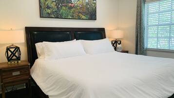 2 chambres, fer et planche à repasser, Wi-Fi gratuit, draps fournis