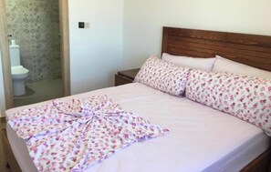 2 bedrooms, bed sheets - Luxury apartment in gated community with swimming pool at Marina Saidia (Saïdia)