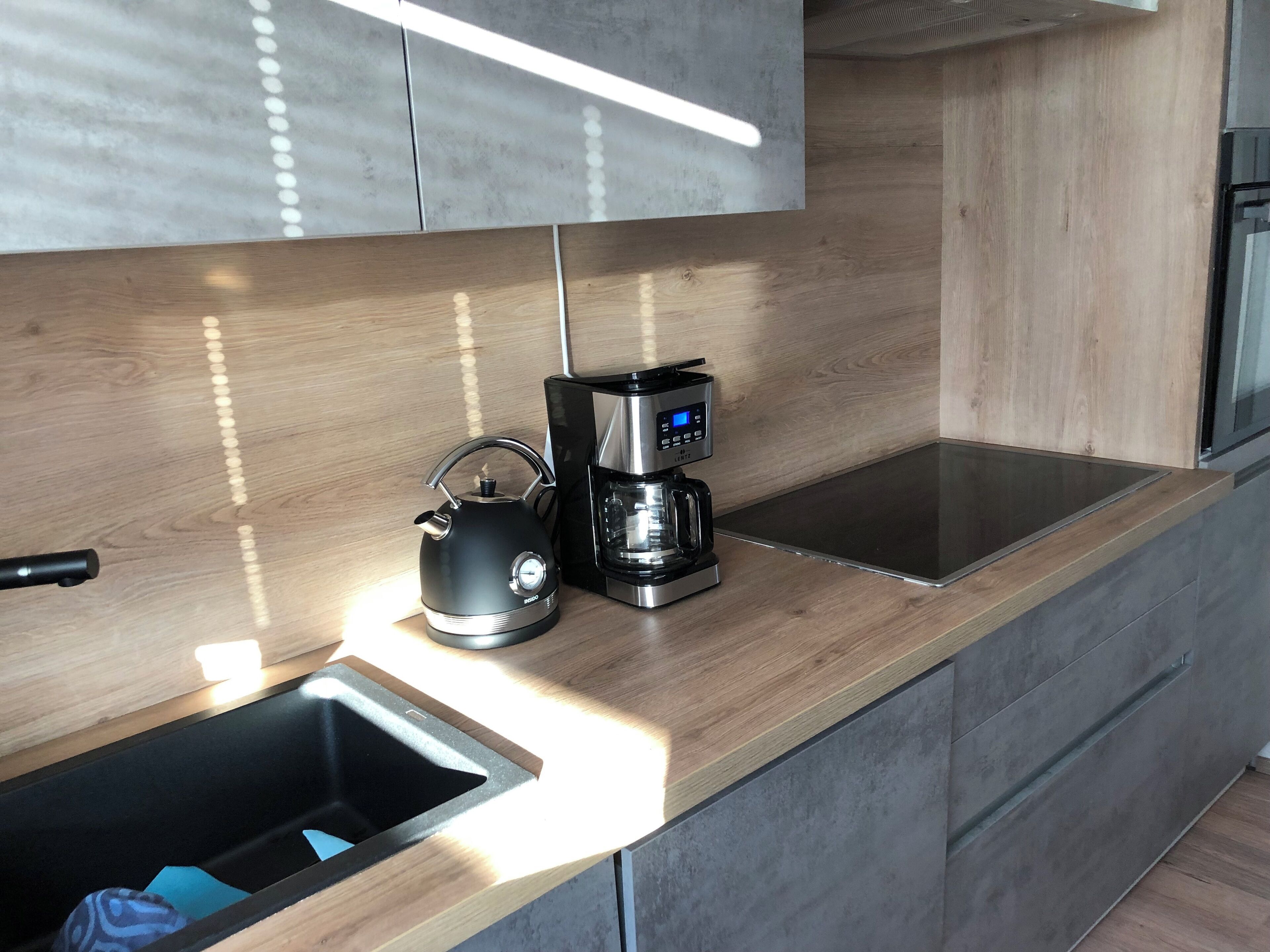 Kühlschrank, Ofen, Herdplatte, Geschirrspüler