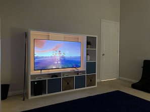 Interior - Large Private Home 2 Minutes from the Strip (Las Vegas)