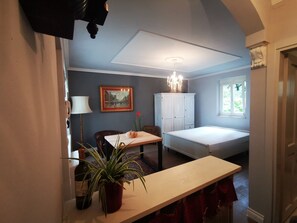 1 Schlafzimmer, BĂŒgeleisen/BĂŒgelbrett, BettwĂ€sche