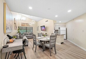 Familie appartement | Woonruimte | Een televisie