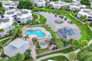 3 piscinas externas