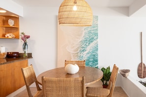 Condo, 2 Bedrooms | Dining