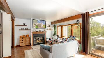 Smart TV, fireplace, printers