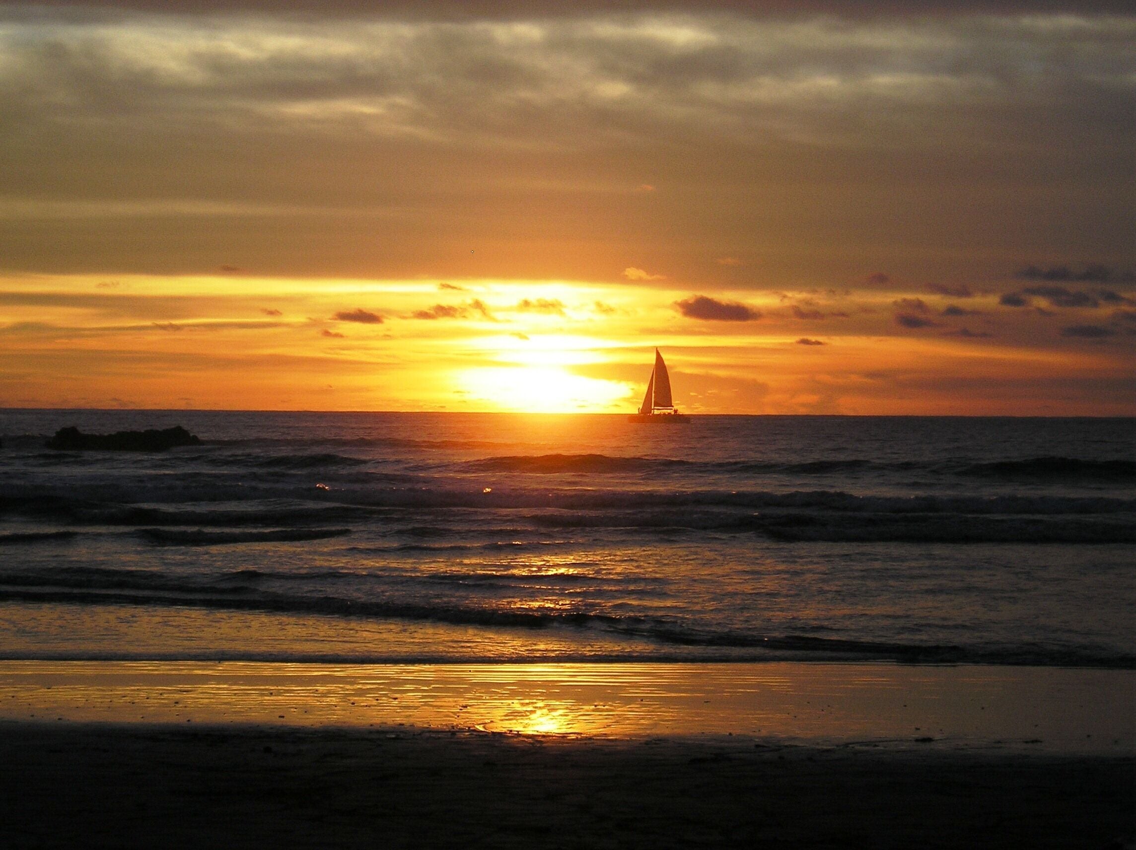 Plage, chaises longues, serviettes de plage