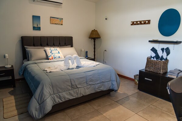 1 Schlafzimmer, Zimmersafe, Schreibtisch, kostenloses WLAN