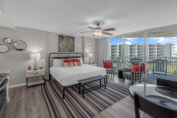 1 bedroom, WiFi, bed sheets - Sandcastle Condominium Unit 331 (Port Aransas)