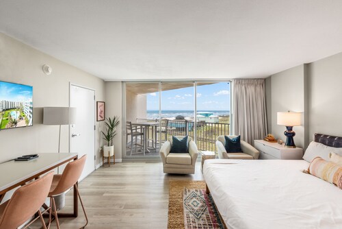 Sandcastle Condominium Unit 432