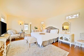 3 bedrooms, iron/ironing board, WiFi - On The Beach Clubhouse - Bayfront beauty (San Diego)