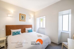 1 غرفة نوم ومكواة/لوح كي وواي فاي مجانًا وملاءات أسرّة