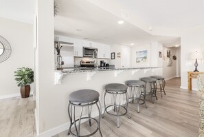 Fridge, microwave, oven, stovetop - Sandcastle Condominiums Unit 537 (Port Aransas)