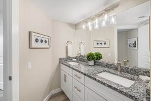 Shower, hair dryer, towels - Sandcastle Condominiums Unit 537 (Port Aransas)