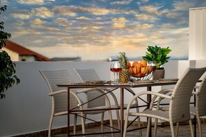 Outdoor dining - Marayas Modern Loft!! (Zakynthos)