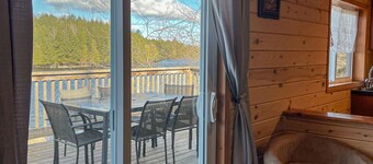 Ahmic Lake Resort's 3-Bedroom Cottage (Black Bear Cottage)