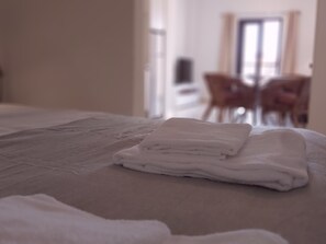 1 bedroom, iron/ironing board, internet, bed sheets