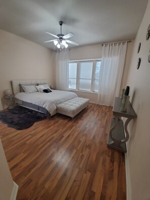 3 bedrooms, iron/ironing board, free WiFi, bed sheets