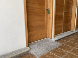 轮椅无障碍商务车停车场