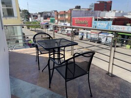 Family Suite | Blackout drapes, iron/ironing board, free WiFi, bed sheets