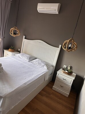 Standard Double Room | Free WiFi - Erythros Otel (Cesme)