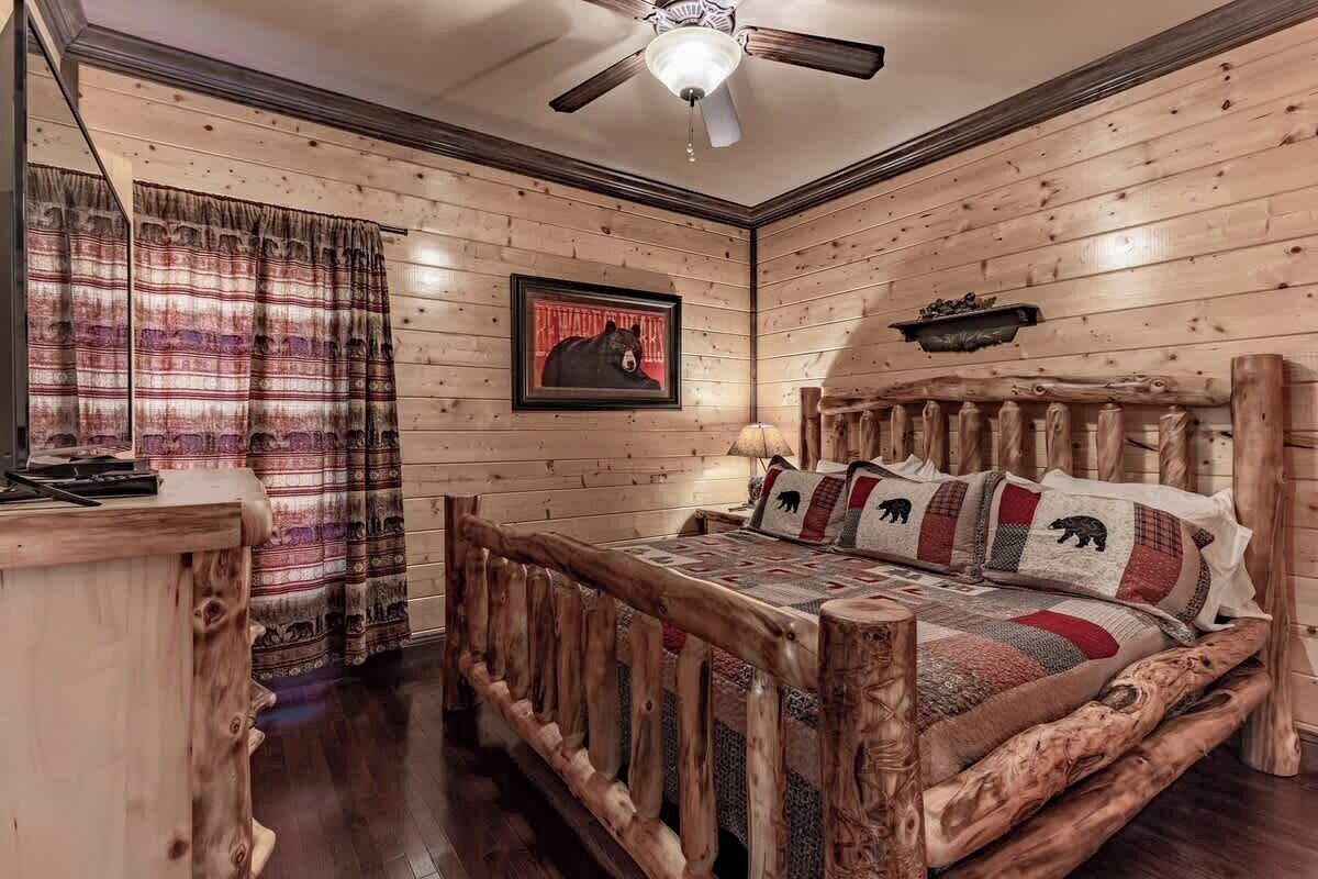 1 slaapkamer, een strijkplank/strijkijzer, wifi