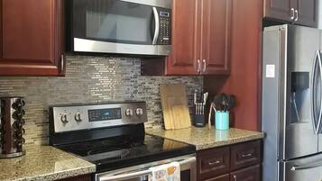 Fridge, microwave, dishwasher, coffee/tea maker