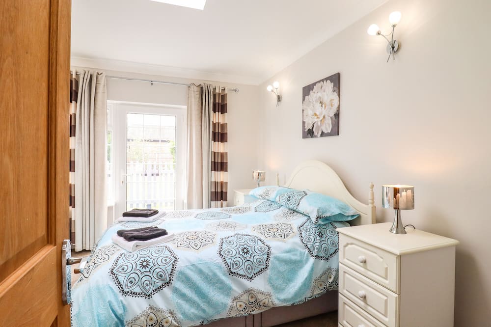493 Little Wakering Road - Thundersley