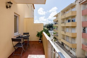 Outdoor dining - ALTIDO - Deslumbrante Apartamento 2 Quartos em Alcabideche (Cascais)