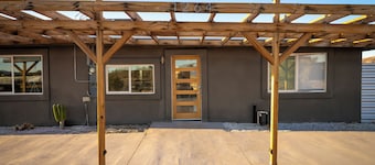 Desert Oasis: Firepit, Stars, 5 Acres, Joshua Trees