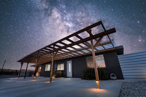 Desert Oasis: Firepit, Stars, 5 Acres, Joshua Trees