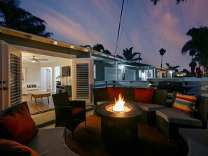 Terrace/patio - "THE REEF" HOUSE! 1-Short Block to Beach! (Oceanside)