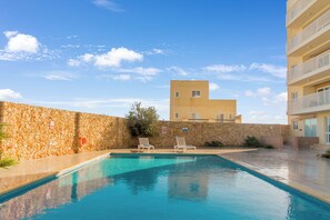 Outdoor pool - Wellness Hygge Modern Gozitan Apartment (Xaghra)
