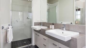 Shower, hair dryer, towels