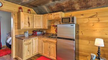 冰箱、微波炉、茶具/咖啡用具、烤面包机