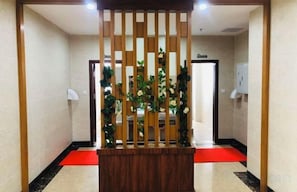 المنشأة من الداخل