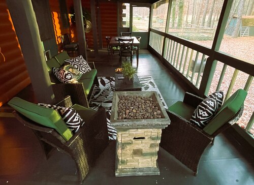 Private Cabin in the Shenandoah Valley