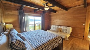 4 bedrooms, free WiFi, bed sheets - Romantic Sunset Lakefront View, Minutes to the Slopes and Village! (Big Bear Lake)